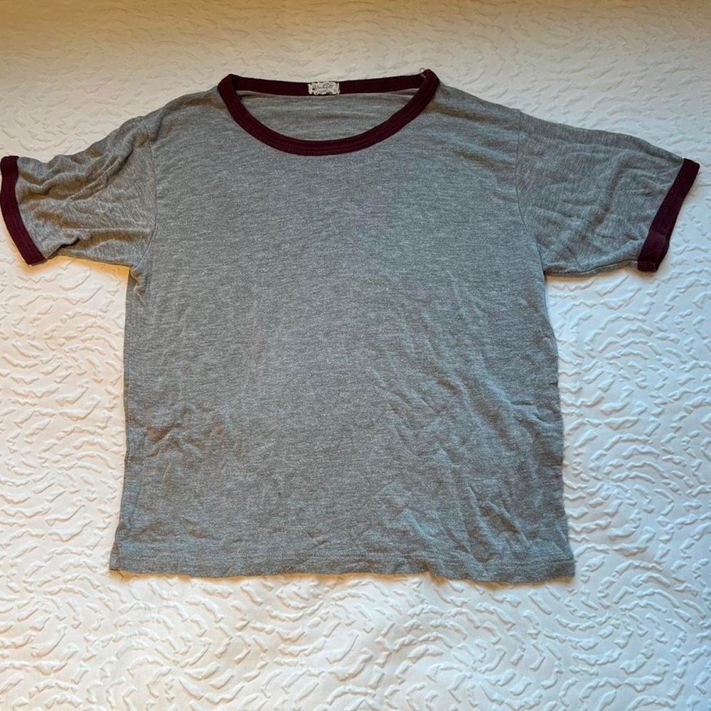 grey 🤍 vintage john galt crop tee w burgundy trim 
brandy melville ~ john galt
